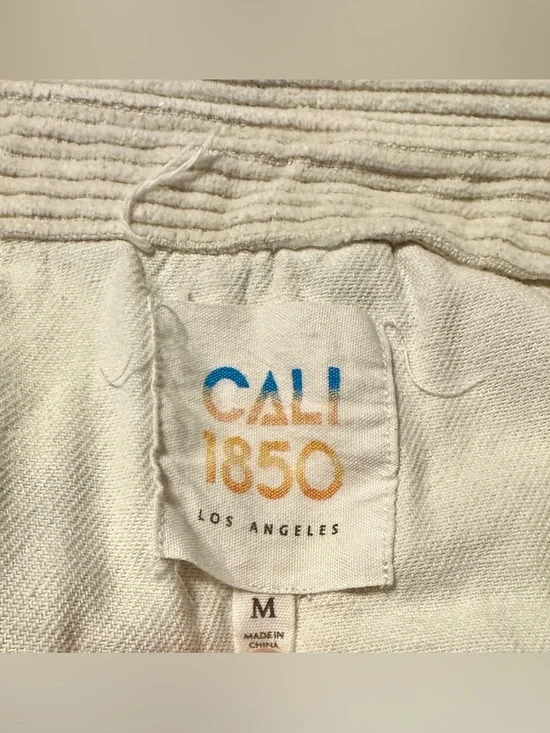 Cali 1850 light wash button up Women’s size M - Picture 4 of 4
